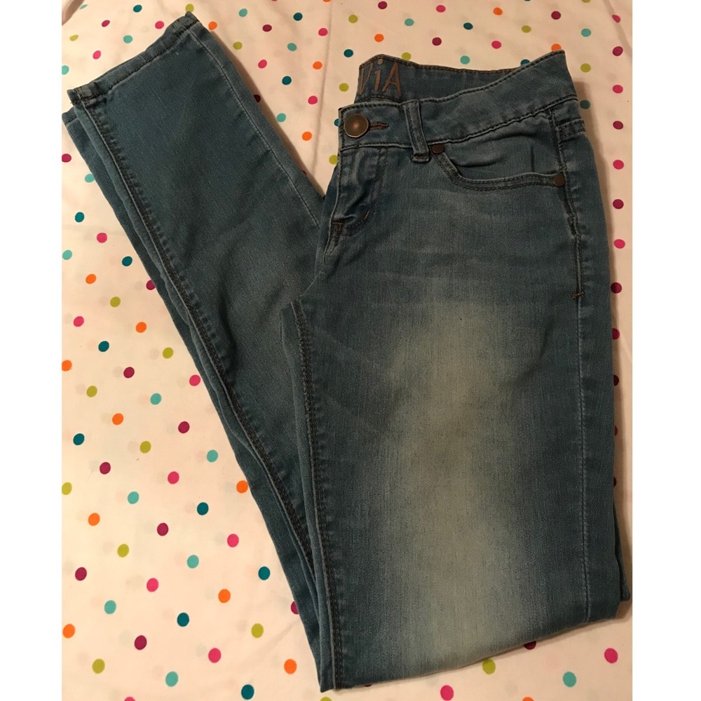 Delia’s Olivia jegging Jeans